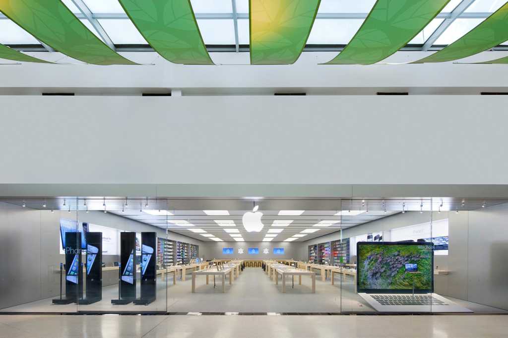 Apple store Baltimore front